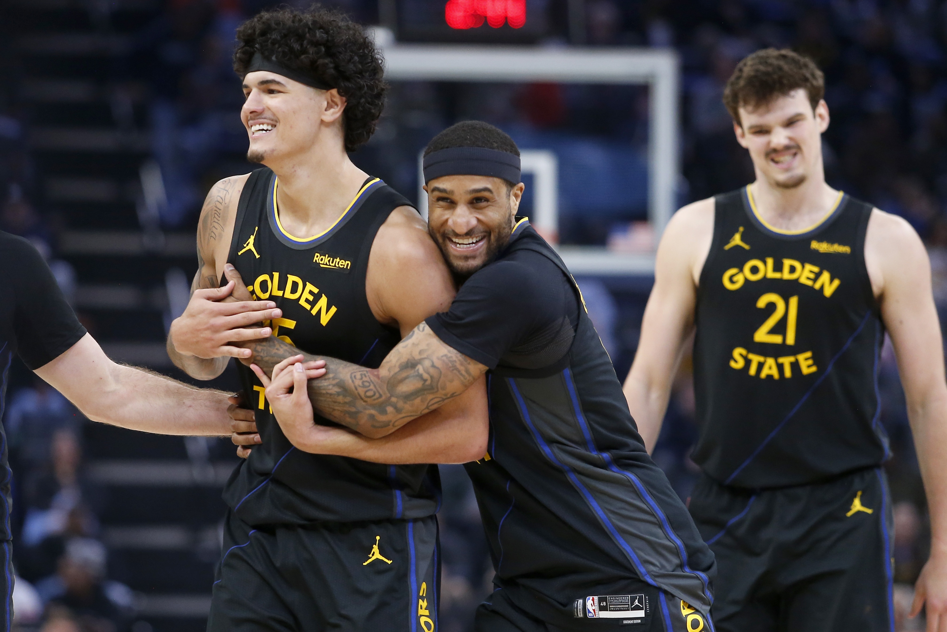 开云体育官方平台-他靠巴博萨引荐才成55号秀一度年薪4万 已成勇士灾难赛季最大慰藉